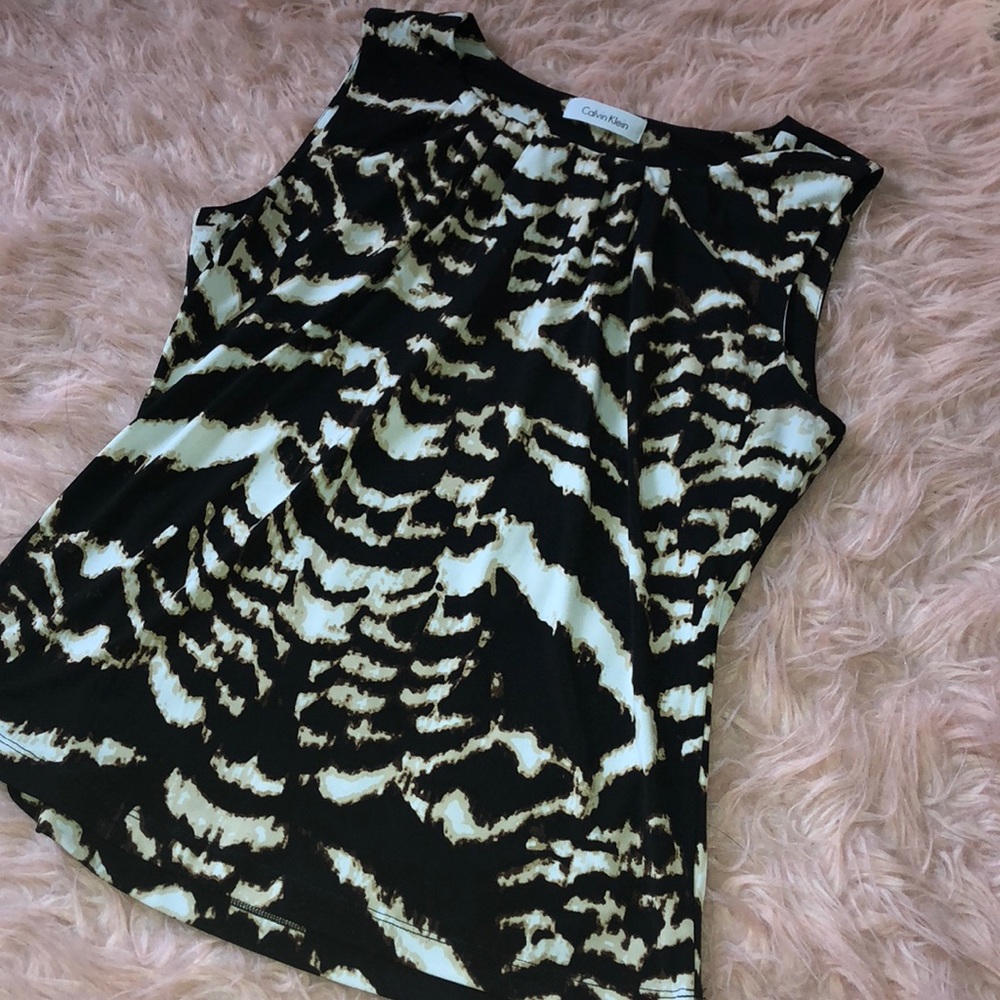 Calvin Klein Patterned Sleeveless Blouse